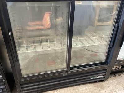 True GDM-41SL-48-HC-LD 46" Two Section Glass Door Merchandiser Refrigerator - Thumbnail 2