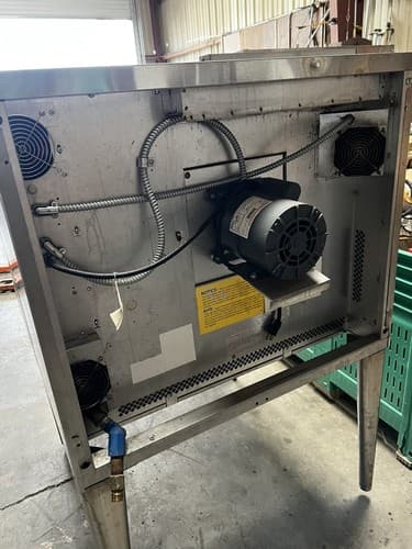 Blodgett Convection Oven (Natural Gas) With Dual Temp Range 80,000 Or 60,000 BTU - Thumbnail 3