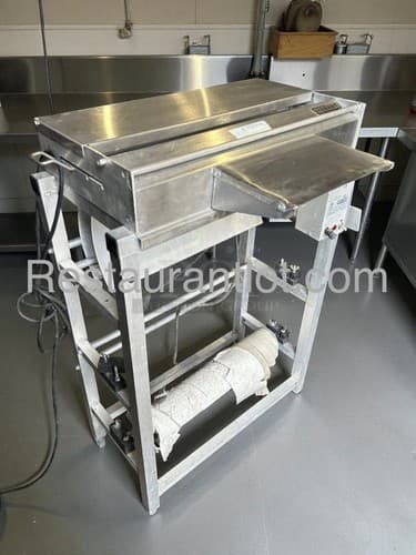 Hobart W32-6 Hand Wrap Station 2 Film Capacity - Image 1