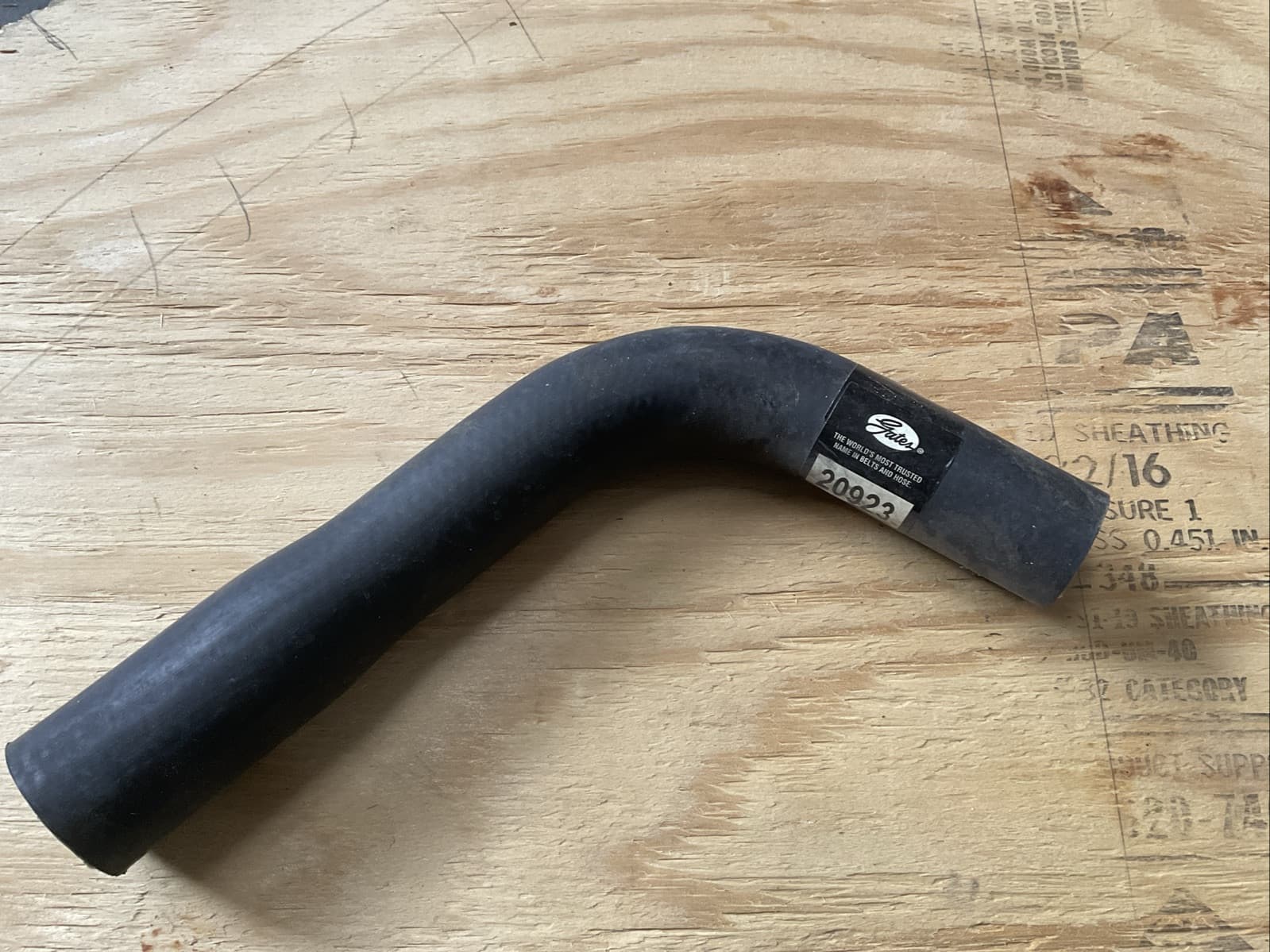 Radiator Coolant Hose-Molded Coolant Hose Gates 20923 - Image 1