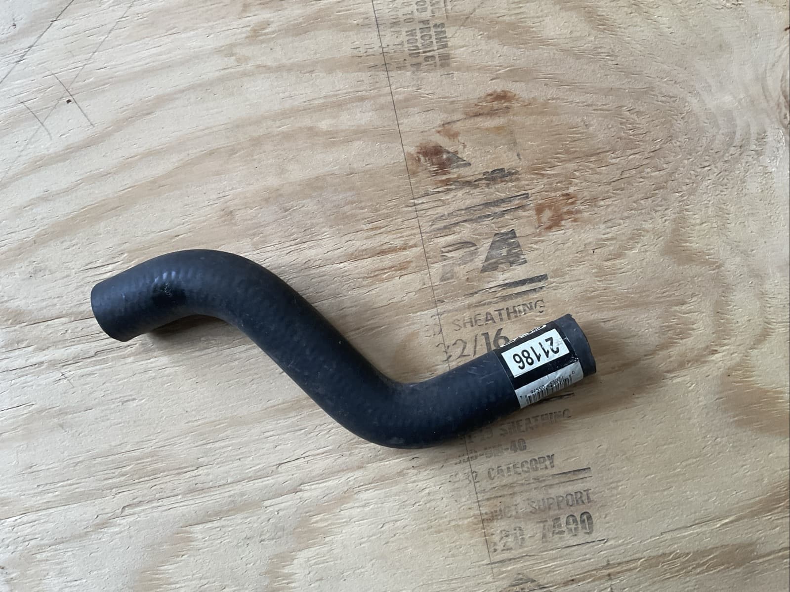 Radiator Coolant Hose-Molded Coolant Hose Gates 21186 - Image 1
