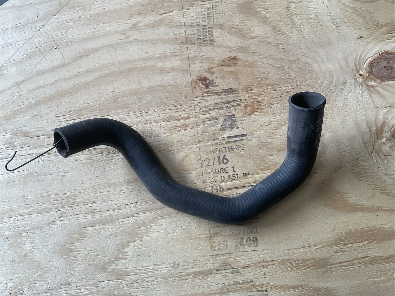 Radiator Coolant Hose-Molded Coolant Hose Gates 21033 - Image 1