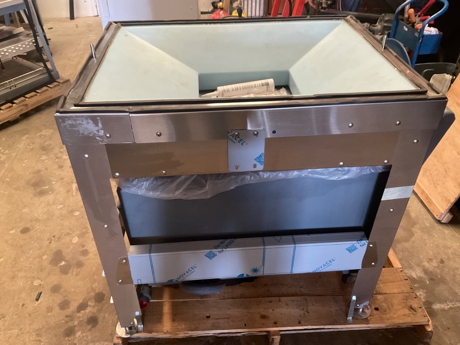 FOLLETT ICE STORAGE AND TRANSPORT SYSTEM WITH TRANSPORT CART - Thumbnail 7