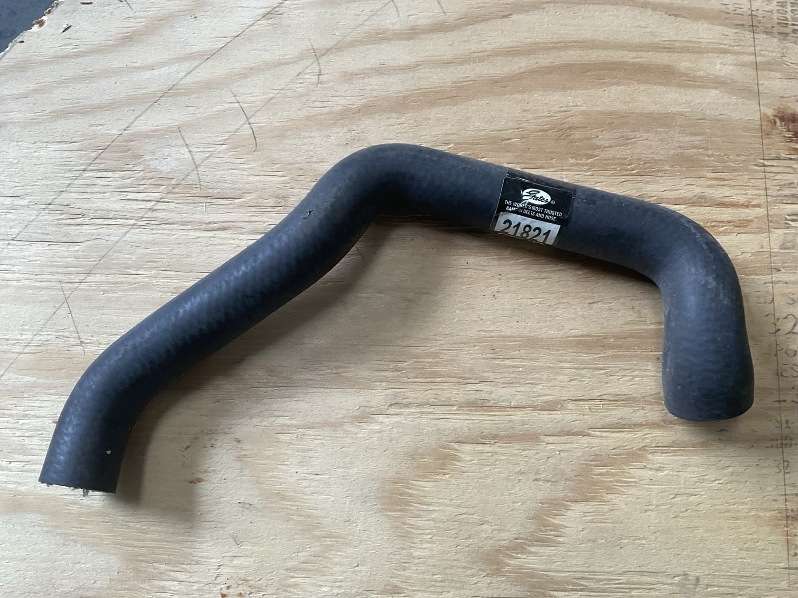 Radiator Coolant Hose-Molded Coolant Hose Gates 21821 - Image 1