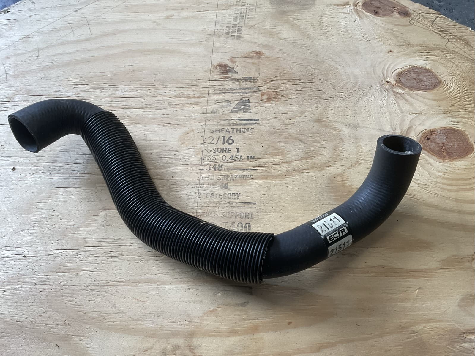 Radiator Coolant Hose-Molded Coolant Hose Gates 21511 - Image 1