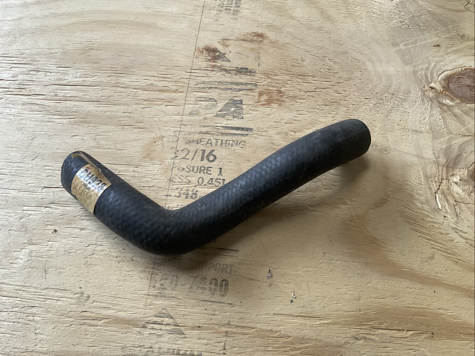 Radiator Coolant Hose-Molded Coolant Hose Gates 21177 - Image 1