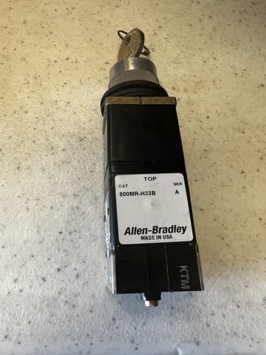Allen Bradley 800MR-H33B Keyed Electric Panel Selector Switch - Image 1