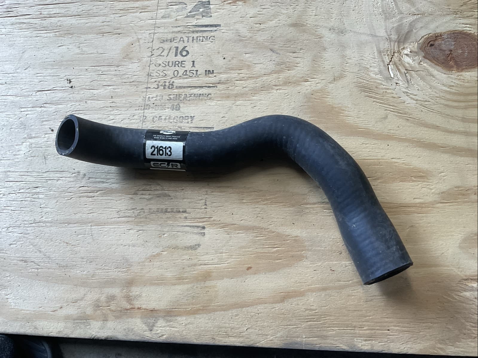 Radiator Coolant Hose-Molded Coolant Hose Gates 21613 - Image 1
