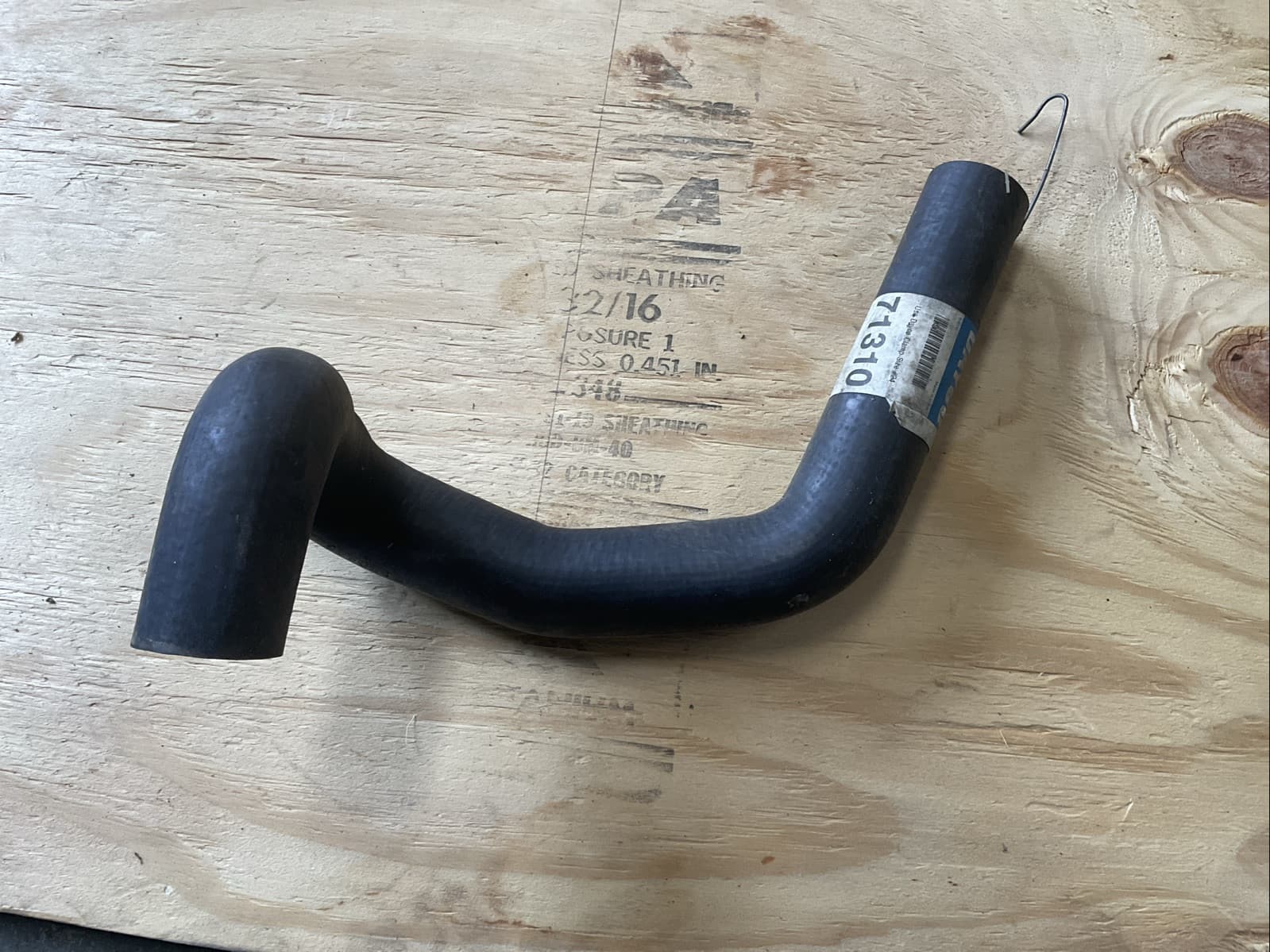 Radiator Coolant Hose Dayco 71310 - Image 1