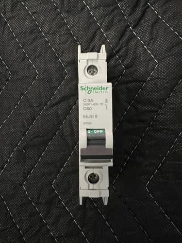 SCHNEIDER ELECTRIC C 3A MULTI 9 C60 277~65V 3AMP 1 POLE CIRCUIT BREAKER - Image 1
