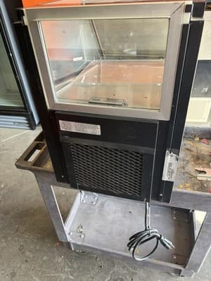 Structural Concepts DD17R Refrigerated Dual Service Merchandiser 120V - Thumbnail 6