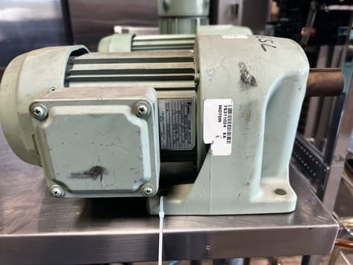 Tsubaki Gear Motor GMTA020-28L200BV4H - Thumbnail 2