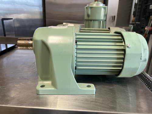 Tsubaki Gear Motor GMTA020-28L165V4 3 ph - Thumbnail 4