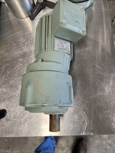 Tsubaki GMTA010-28U450V4H Gear Motor - Thumbnail 2