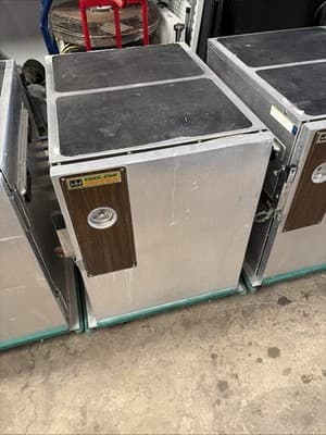 Cres Cor 309-188C (8 Full size Sheet Pan) Capacity Half Size Mobile Cabinet - Thumbnail 12