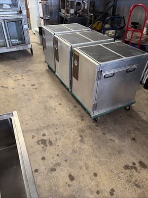 Cres Cor 309-188C (8 Full size Sheet Pan) Capacity Half Size Mobile Cabinet - Thumbnail 6