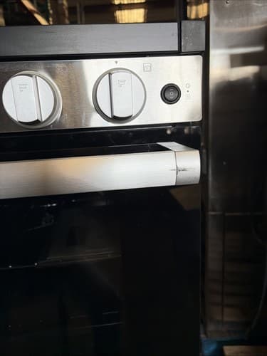 RV 3-Burner 21” Gas Range/Oven W/Flame Sense - Glass Cover #FGR21G3MA1B-SG #07 - Thumbnail 3