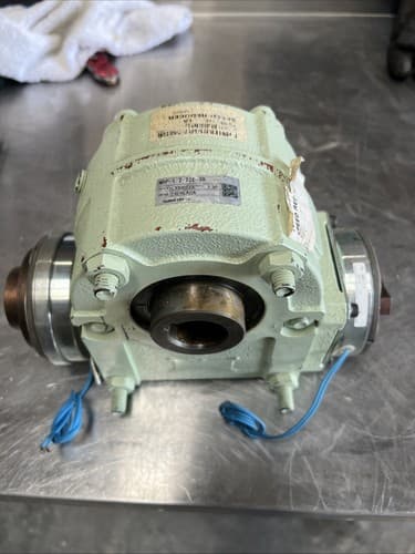 speed reducer gear box Tsubaki NHP-1.2-22E-30 - Image 1