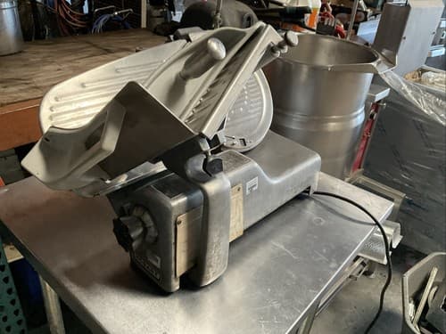 Hobart Slicer Model 512M With Built In Sharpener - Thumbnail 2