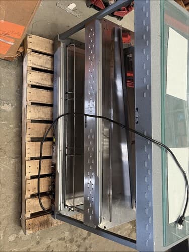 Hatco GRHD-3PD 45.5" Wide Countertop Heated Display Case - Thumbnail 3