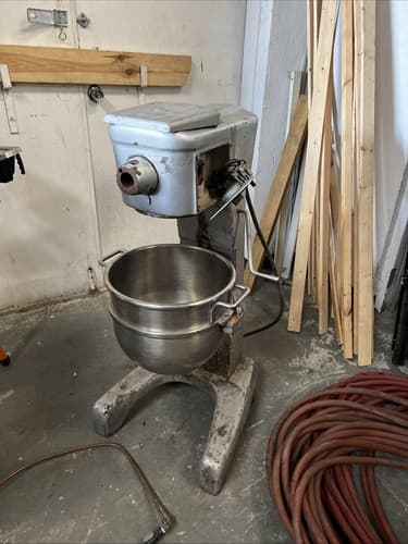 Used Hobart D-300T Commercial 30Qt Dough Mixer - 115v 1/2 hp (For Parts Only) - Image 1