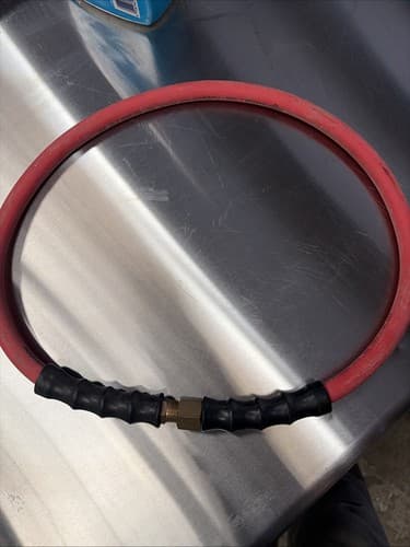 3 ft. 3/8 Inch 300 PSI Oil Resistant Rubber Air Hose Tail - Image 1