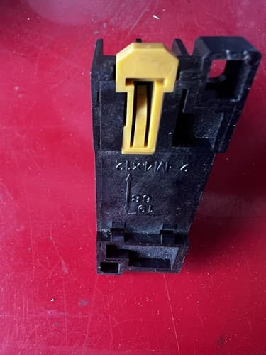 OMRON IEC255 24VDC Relays With Frame - Thumbnail 4