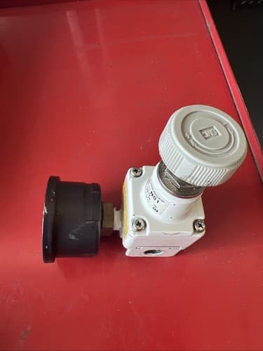 SMC IR1000-N01 Precision Modular Regulator w/ Gauge - Thumbnail 3