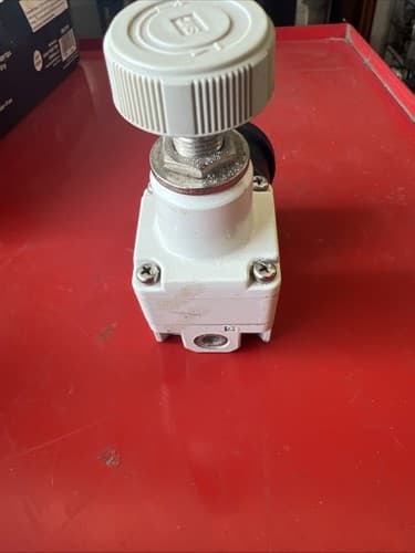 SMC IR1000-N01 Precision Modular Regulator w/ Gauge - Thumbnail 4