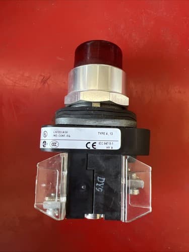 Allen Bradley 800T-QBH2RD2 Ser T Red Push Button - Thumbnail 2