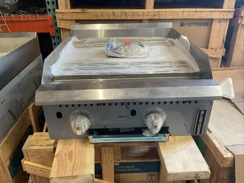 RESTAURANT GAS GRIDDLE 2 BURNER - 60,000 BTU'S MODEL#FGMG24 LP GAS KIT ONCLUDED