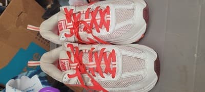 Nike GS Zoom Vomero 5 Valentine's Day HV5171-121 Size 7Y Youth - Thumbnail 2