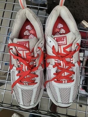 Nike GS Zoom Vomero 5 Valentine's Day HV5171-121 Size 7Y Youth - Thumbnail 3