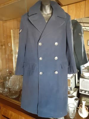 Vintage US Navy Issued Peacoat 100% Wool Dark Blue Men’s Size 35S - Image 1