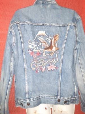 Limited Levi's Denim Trucker DenIm Jacket, SZ M Eagle and Japan Map embroidery - Thumbnail 3