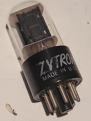 1 Vintage NOS 6SN7GT Zytron 2-Hole Black Plate HiFi Amp Vacuum Tube - Thumbnail 2