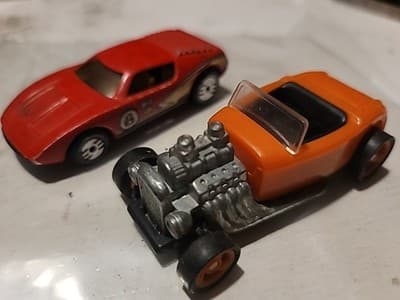 2 Vintage Hot Wheels 93 Orange Hot Rod & 69 Red Champion Bell 8 Race Car - Thumbnail 6