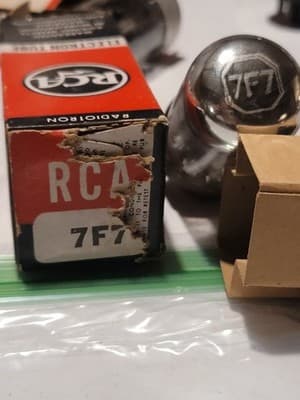1 Vintage NOS RCA 7F7 Vacuum tube - Image 1