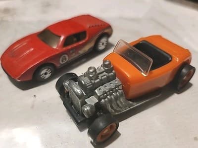 2 Vintage Hot Wheels 93 Orange Hot Rod & 69 Red Champion Bell 8 Race Car - Image 1