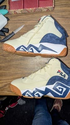 Excellent FILA MB Mens Suede Basketball Shoes Size 9.5 Blue White Mashburn - Thumbnail 2