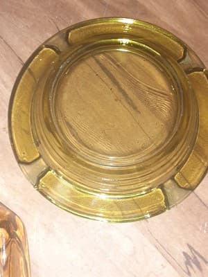 2 Small Vintage Mid Century Green & Amber Glass Ashtrays FREE SHIPPING Retro - Thumbnail 4