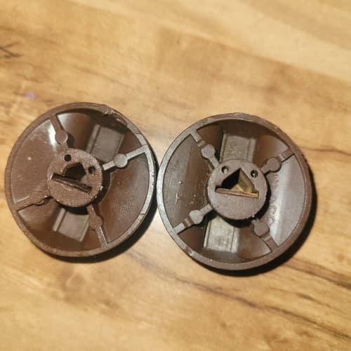 (2) RCA Bakelite Tube Radio Brown Pinched Knobs 1/4" D Shaft FREE SHIPPING - Thumbnail 3