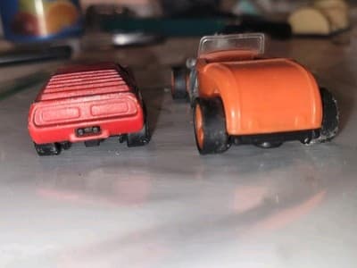 2 Vintage Hot Wheels 93 Orange Hot Rod & 69 Red Champion Bell 8 Race Car - Thumbnail 9