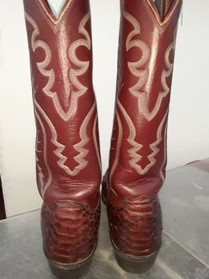 Vintage Justin Wine/Maroon/Red, Back Cut Python Boots, Size 8 1/2 - Thumbnail 4