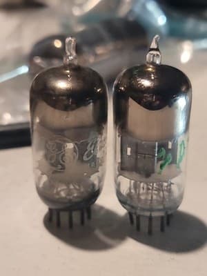 Pair of Vintage GE & SYLVANIA ECC81 / B739 / 12AT7 Preamp Vacuum Tubes - Thumbnail 3