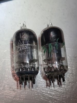 Pair of Vintage GE & SYLVANIA ECC81 / B739 / 12AT7 Preamp Vacuum Tubes - Thumbnail 2