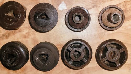 4 Sets of VINTAGE BAKELITE BROWN BUTTON TUBE RADIO KNOB LOT FREE SHIPPING. - Thumbnail 7