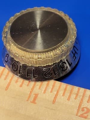 FANCY RETRO 2-13 TV TURN KNOB - NUMBER SELECTOR - VINTAGE TELEVISION PART - Thumbnail 5