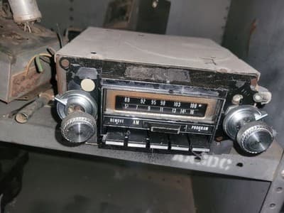 1978-1986 Chevy GMC Truck Olds Buick Pontiac Delco AM FM 8-Track Stereo Radio - Image 1