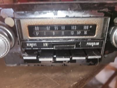 1978 - 87 Chevrolet GMC Blazer Jimmy factory AM/FM stereo radio - Thumbnail 3